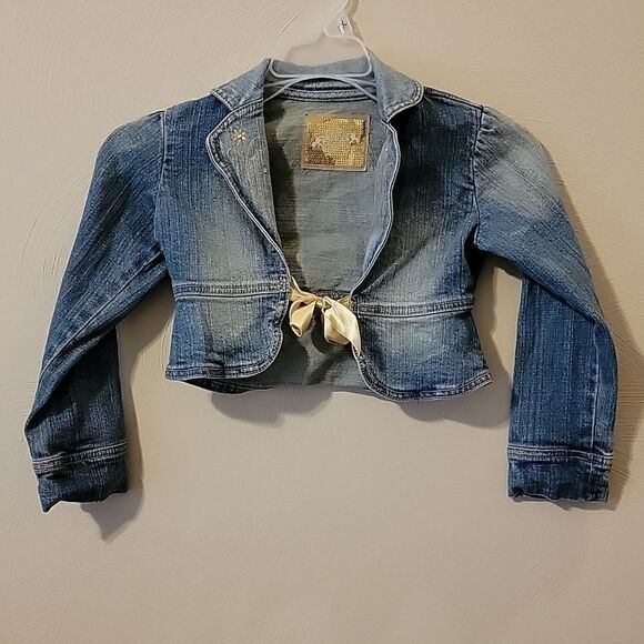 DISNEY STORE PRINCESS CROPPED JEAN JACKET WITH GOLD WRITING ON BACK, SIZE 4 - Picture 1 of 10